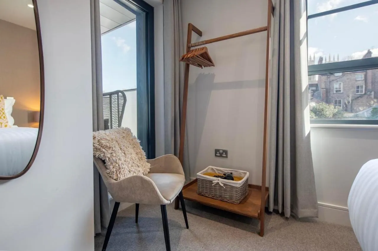 The Quadrant - The Larsen Suite York Apartment