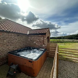 Granary With Hot Tub York